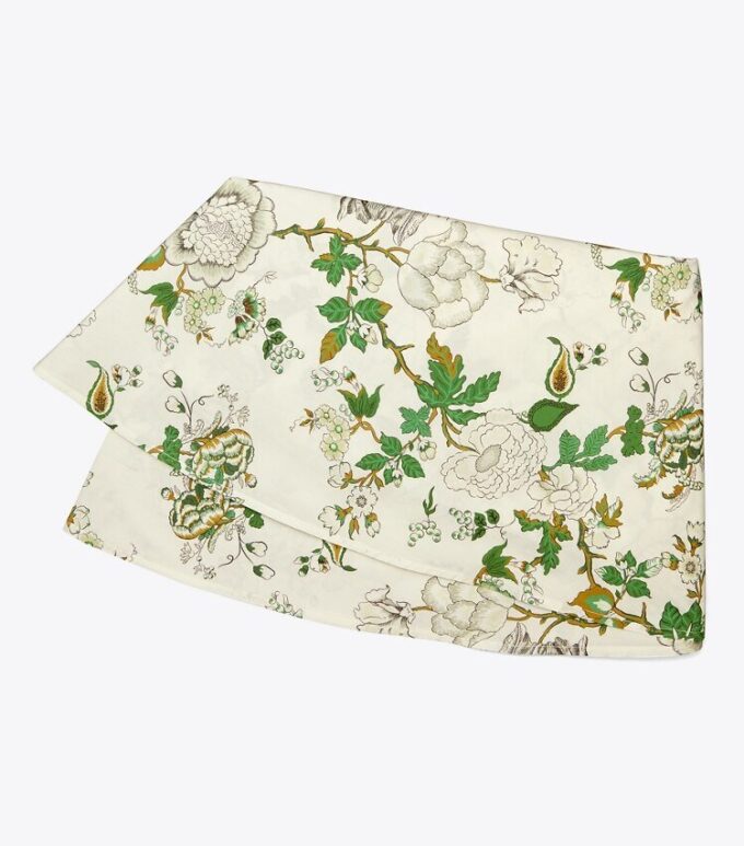 Happy Times Bouquet Round Tablecloth, 132″ Happy Times Bouquet Round Tablecloth, 132″