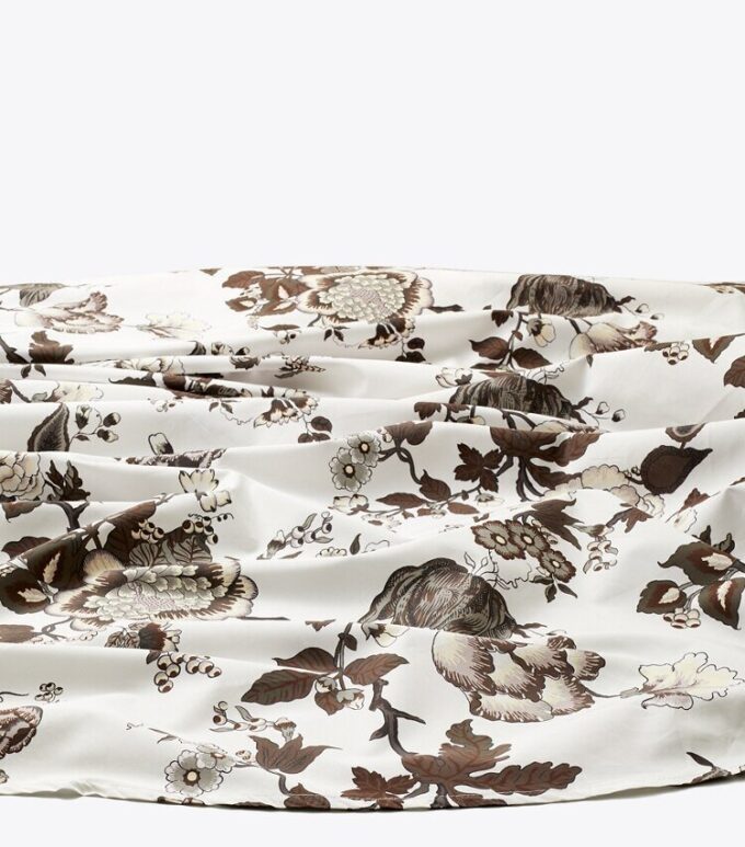 Happy Times Bouquet Round Tablecloth, 90″ Happy Times Bouquet Round Tablecloth, 90″