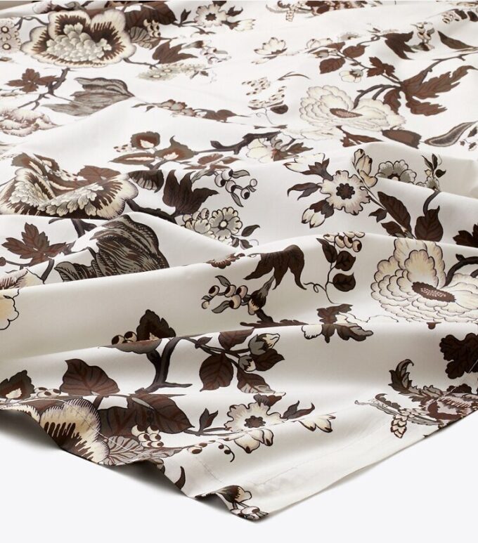 Happy Times Bouquet Square Tablecloth, 70″ X 70″ Happy Times Bouquet Square Tablecloth, 70″ X 70″