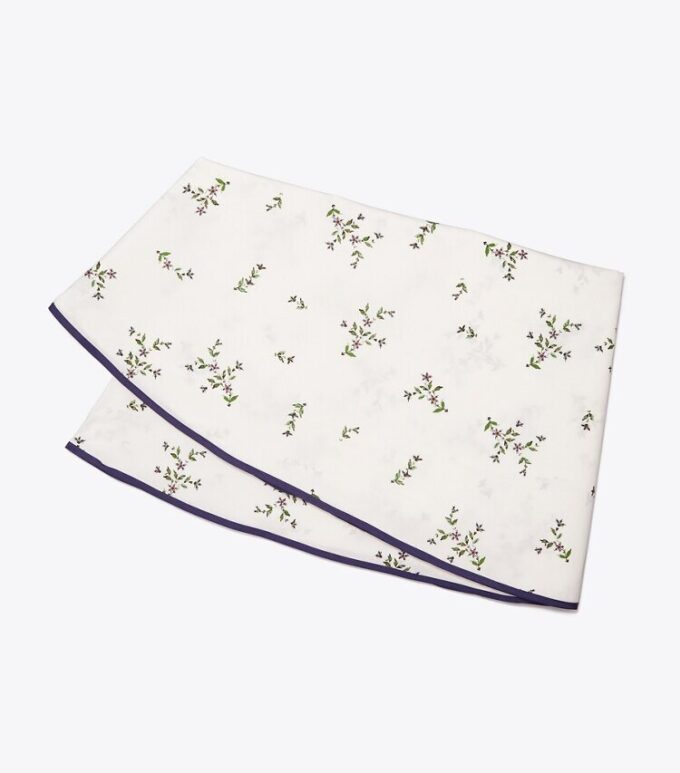 Jolie Fleur Round Tablecloth, 108″ Jolie Fleur Round Tablecloth, 108″