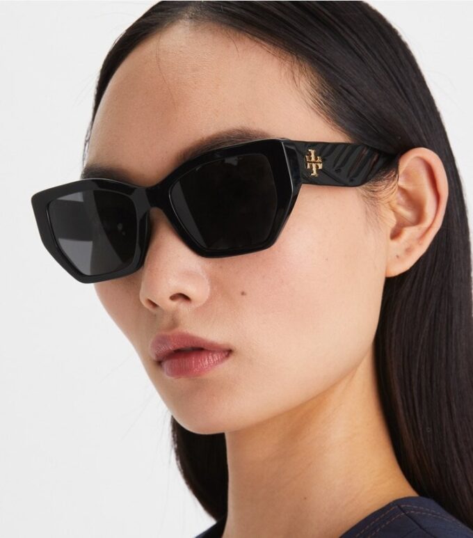 Kira Oversized Geometric Sunglasses Kira Oversized Geometric Sunglasses